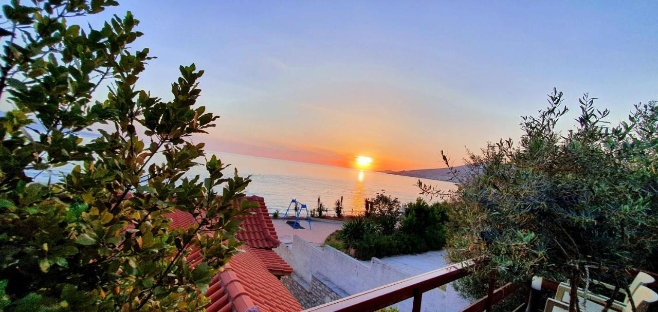 Villa Skenderi ซารานเดอ ภายนอก รูปภาพ